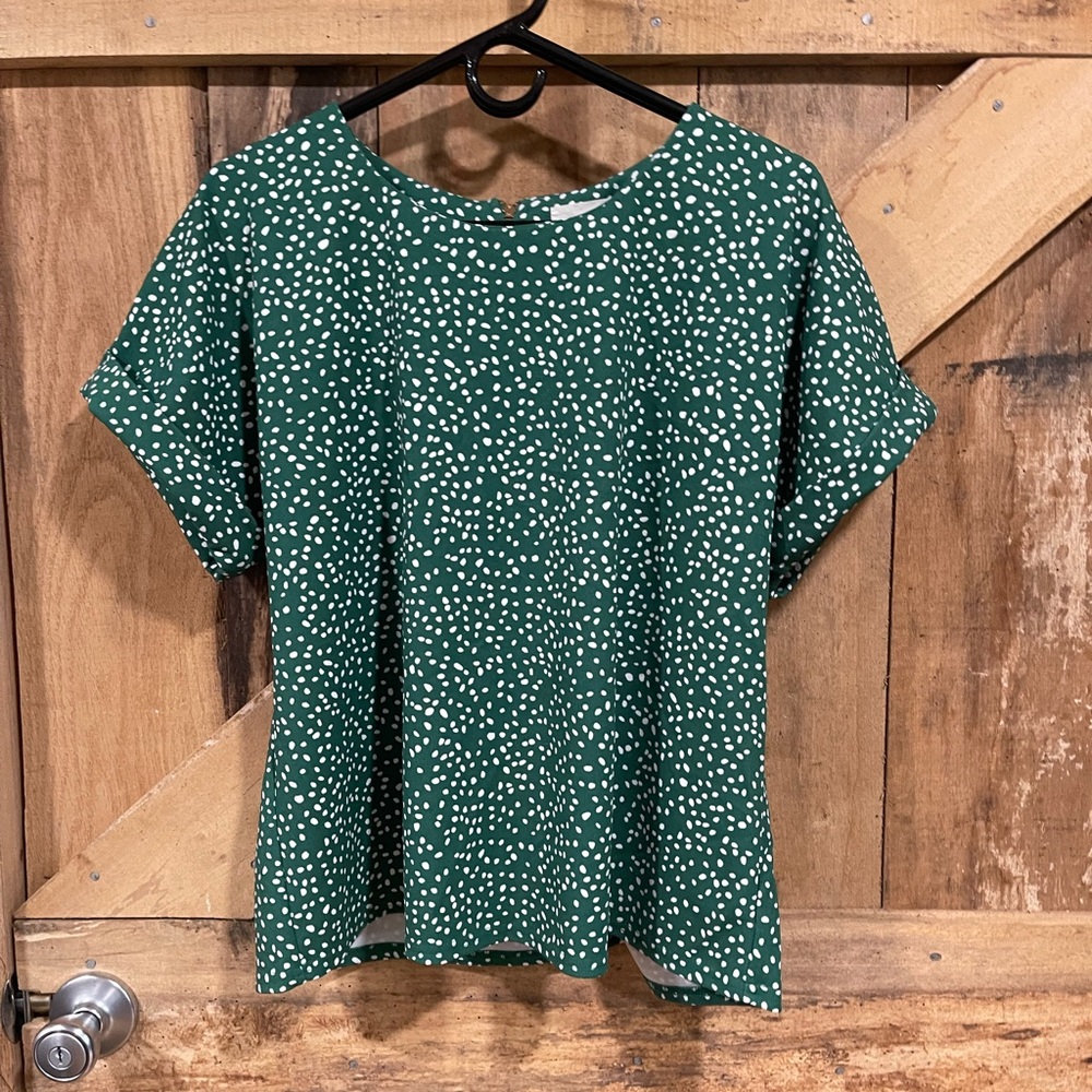 Women’s green polka dot blouse size large